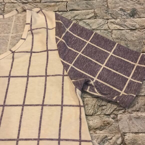 Lularoe Medium Perfect T - Picture 2 of 4